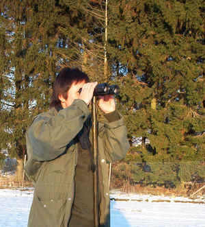 The rifle stick used as binocular rest / skydestok.dk