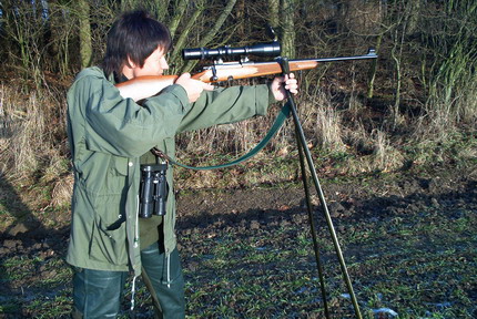 Shooting with rifle stick / skydestok.dk